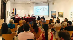 3. Cerca de medio centenar de personas se dieron cita en la Delegación de la Xunta para conocer los nuevos modelos de liderazgo y trabajos