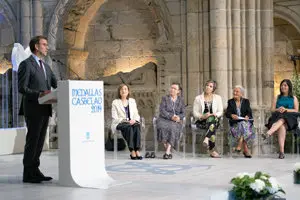 O titular da Xunta de Galicia, acompañado do seu Executivo, preside a cerimonia de imposición das Medallas Castelao 2019. As galardonadas este ano foron Marísa Crespo, Teresa Portela, Jeanne Picard, Benedicta Sánchez e as redeiras de Galicia representadas por Verónica Veres Tasende. Igrexa de San Domingos de Bonaval, Santiago de Compostela, 28/06/19.