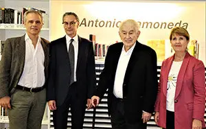 (Gamoneda) Ramiro Villapadierna, director del instituto Cervantes; Manfred Bös, traducto de la obra de Gamoneda;Antonio Gamoneda;Begoña Cerro, subdiretora gral. promoción libro