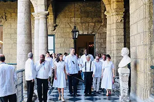 Don Felipe y Doña Letizia durante su visita por el Palacio de los Capitanes Generales  