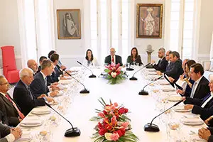 Don Felipe durante la reunión mantenida con empresarios españoles en Cuba  