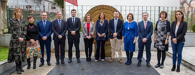 12:00	Sala de Prensa del Gobierno de Cantabria	La consejera de Presidencia, Interior, Justicia y Acción Exterior, Paula Fernández Viaña, informa, en rueda de prensa, de los presupuestos de la Consejería para 2020.

18 NOVIEMBRE 2019 © Miguel De la Parra