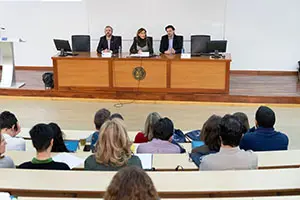 10,00 h.-    A conselleira de Educación, Universidade e Formación Profesional, Carmen Pomar, participará na apertura da Xornada informativa sobre emprego para os beneficiarios das Bolsas de Excelencia para Mocidade Exterior. Na Facultade de Dereito da Universidade de Santiago de Compostela (avenida Dr. Ángel Echeverri, s/n. Campus Vida).
foto xoán crespo
02/03/2020