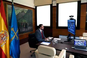 Oviedo. 29-3-2020. El presidente del Principado de Asturias, AdriÃ¡n BarbÃ³n, ofrece una rueda de prensa telemÃ¡tica para informar sobre la situaciÃ³n provocada por la crisis del coronavirus.
Foto: Armando Ãlvarez