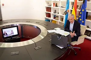 10,00 h.-    O conselleiro de Economía, Emprego e Industria, Francisco Conde, acompañado do delegado territorial da Xunta na Coruña, Ovidio Rodeiro, participará na webinar #SeguimosAdiante, na que se avaliará a situación de autónomos, comercio e pemes da Coruña e as propostas da Xunta para reactivar a súa actividade. Na sala de xuntas da Consellería (4º andar). 
foto xoán crespo
25/05/2020