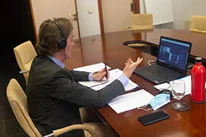 11,00 h.-     O director xeral de Relacións Exteriores e coa UE, Jesús Gamallo, participará por videoconferencia na reunión da Comisión de Cidadanía, Gobernanza e Asuntos Institucionais e Exteriores (CIVEX) do Comité Europeo das Rexións. Na Dirección Xeral (rúa do Hórreo, 61). 

foto xoán crespo
22/09/2020