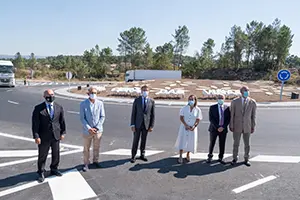 O titular da Xunta, Alberto Núñez Feijóo, xunto coa conselleira de Infraestruturas e Mobilidade, Ethel Vázquez, preside o acto de posta en servizo do novo acceso ao polígono industrial de San Cibrao das Viñas: conexión N-525 coa autovía das Rías Baixas (A-52). Polígono de San Cibrao das Viñas, Ourense, 11/09/20.