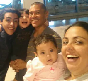 Roselyn con la familia