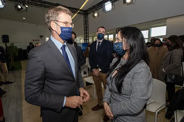 O presidente da Xunta, Alberto Núñez Feijóo, acompañado do secretario xeral para a Emigración, Antonio Rodríguez Miranda, participa no encontro Retorno Emprendedor: Programa Merlo. Cidade da Cultura - Edificio CINC (Santiago de Compostela), 26/10/2021