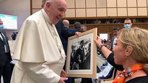 Foto emigrante al Papa