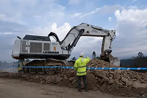 O presidente da Xunta, Alberto Núñez Feijóo, acompañado da conselleira de Infraestruturas e Mobilidade, Ethel Vázquez, visita as obras do treito A Pobra de San Xiao-Sarria Centro da autovía Nadela-Sarria. (Lugo), 01/03/21.