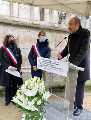 Placa en Paris-embajador