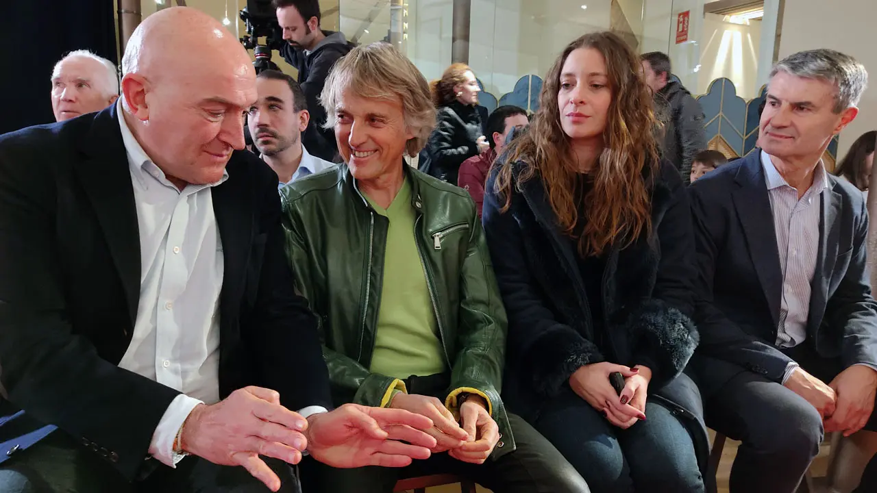 Autoridades con Calleja