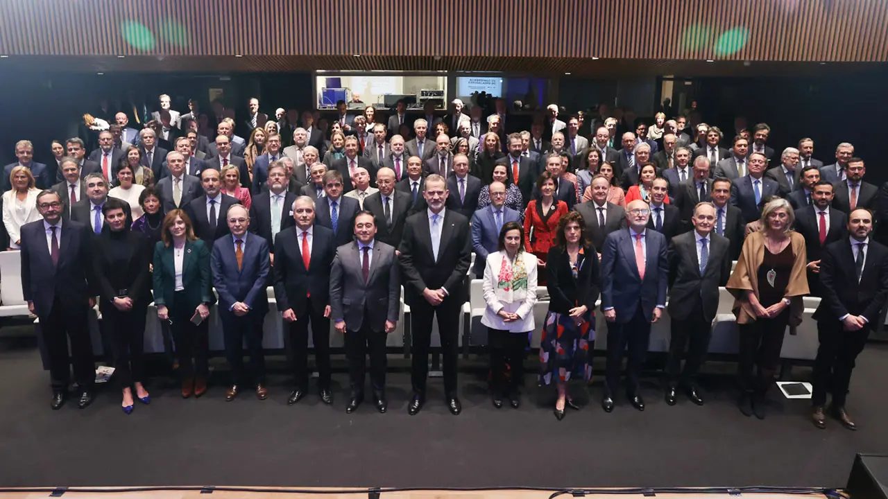 Conferencia de Embajadores. Rey y Albares 4