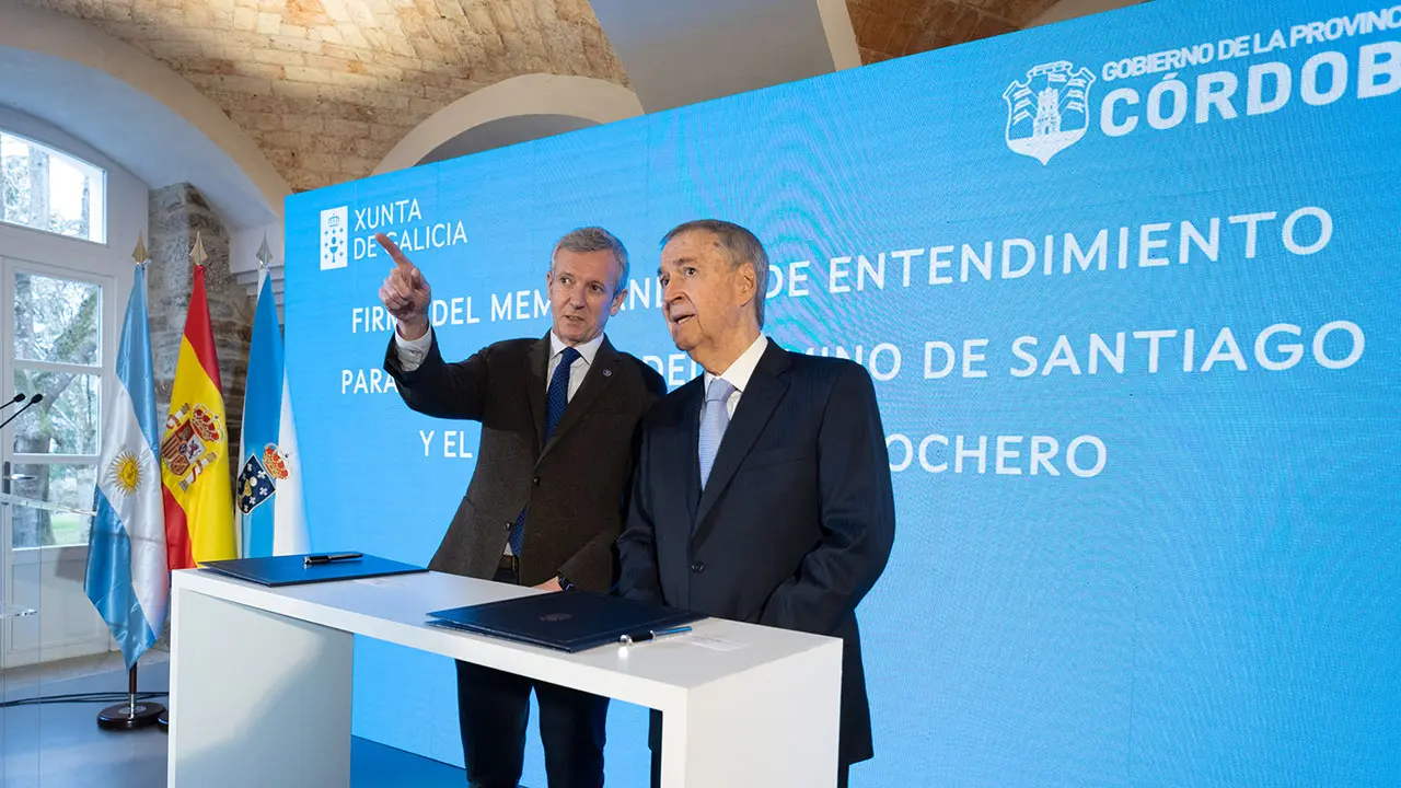 O titular do Goberno galego, Alfonso Rueda, recibe o gobernador da provincia de Córdoba (A Arxentina), Juan Schiaretti. Centro Internacional de Acollida ao Peregrino , 13/02/23.