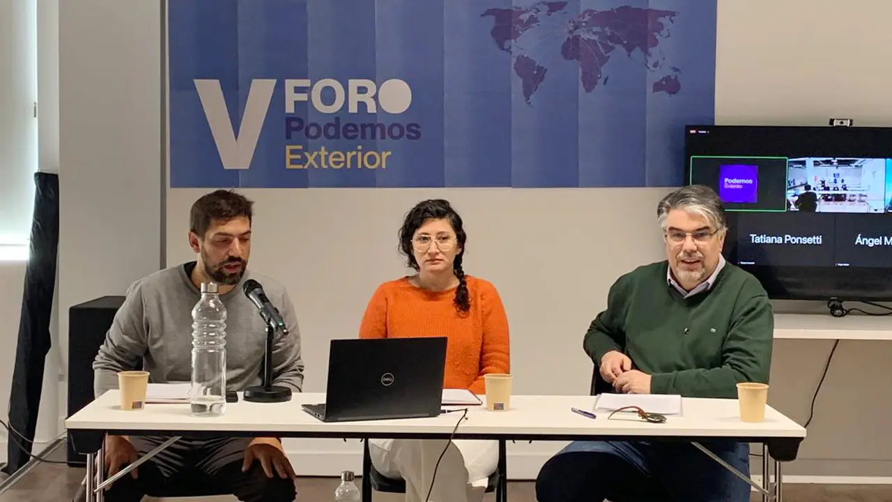 Podemos. VForo Exterior Federico Funes, Mónica Puertas y Arturo Peinado