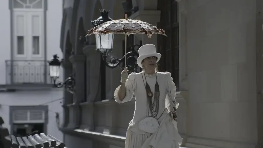 TRAJE DE LA EPOCA DE LOS INDIANOS QUE VENIAN DE CUBA