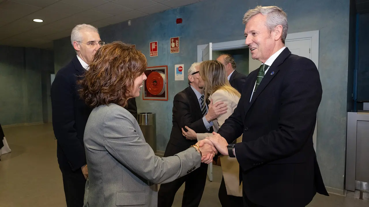 O presidente da Xunta, Alfonso Rueda, acompañado do vicepresidente primeiro e conselleiro de Economía, Industria e Innovación, Francisco Conde, clausura da asamblea do Clúster de Automoción e Mobilidade de Galicia (CEAGA). CETAG, O Porriño, 22/03/23.