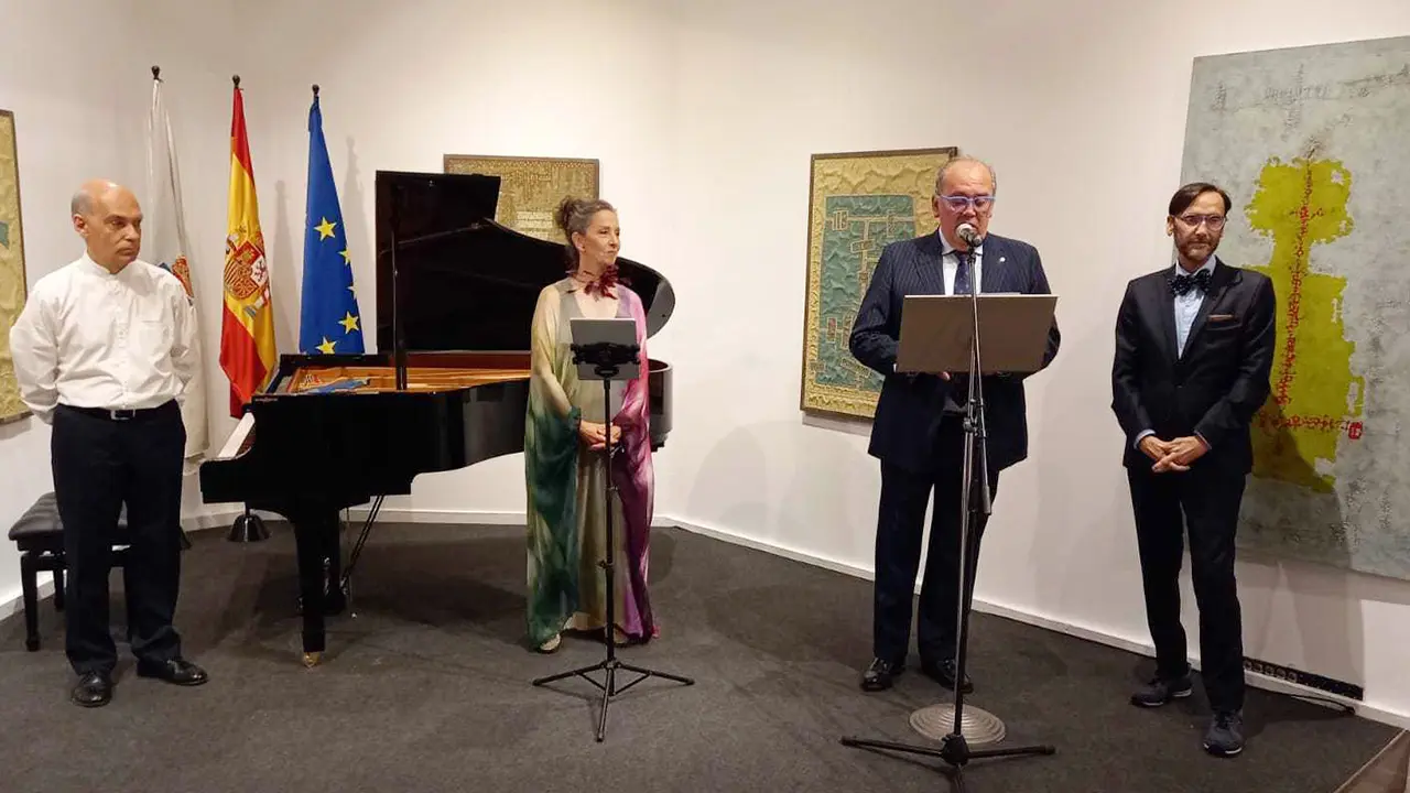 Casa de Galicia en Madrid. Serrano presentación Concierto de Cecilia Lavilla