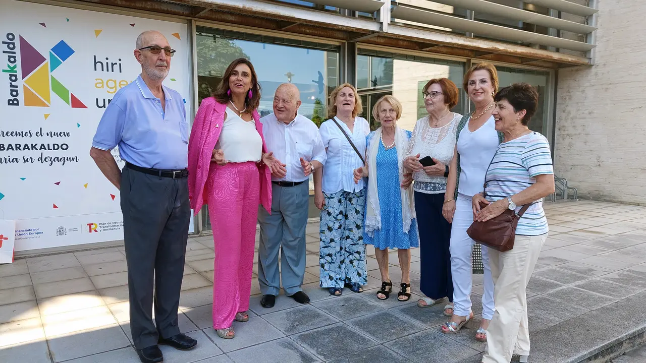 18:30 horas. Centro cívico Clara Campoamor. Barakaldo
 
La consejera de Presidencia, Interior, Justicia y Acción Exterior en funciones, Paula Fernández, asiste a un recital de zarzuela organizado por la Casa de Cantabria en Baracaldo. 23 JUNIO2023 ©Oficina de comunicacion