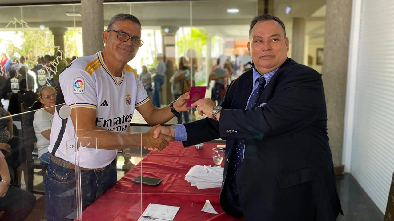 Entrega pasaportes Lechería 5