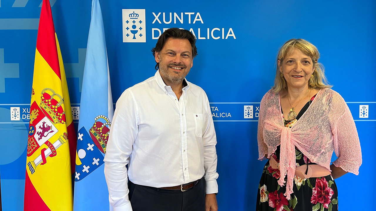 Foto 1 Visita presidenta Lar galego de Pamplona
