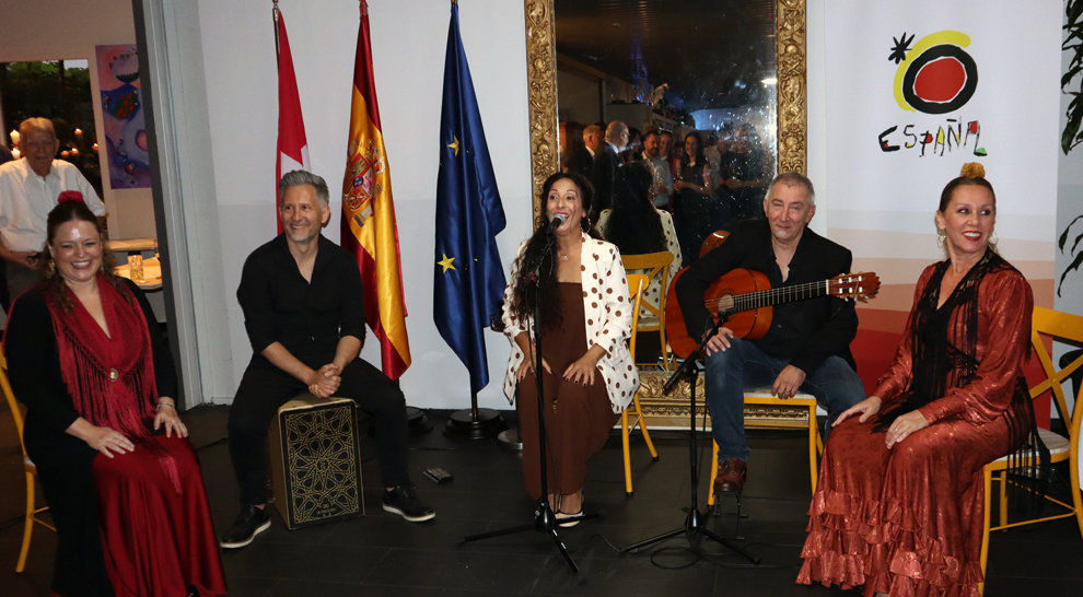 actuación grupo flamenco