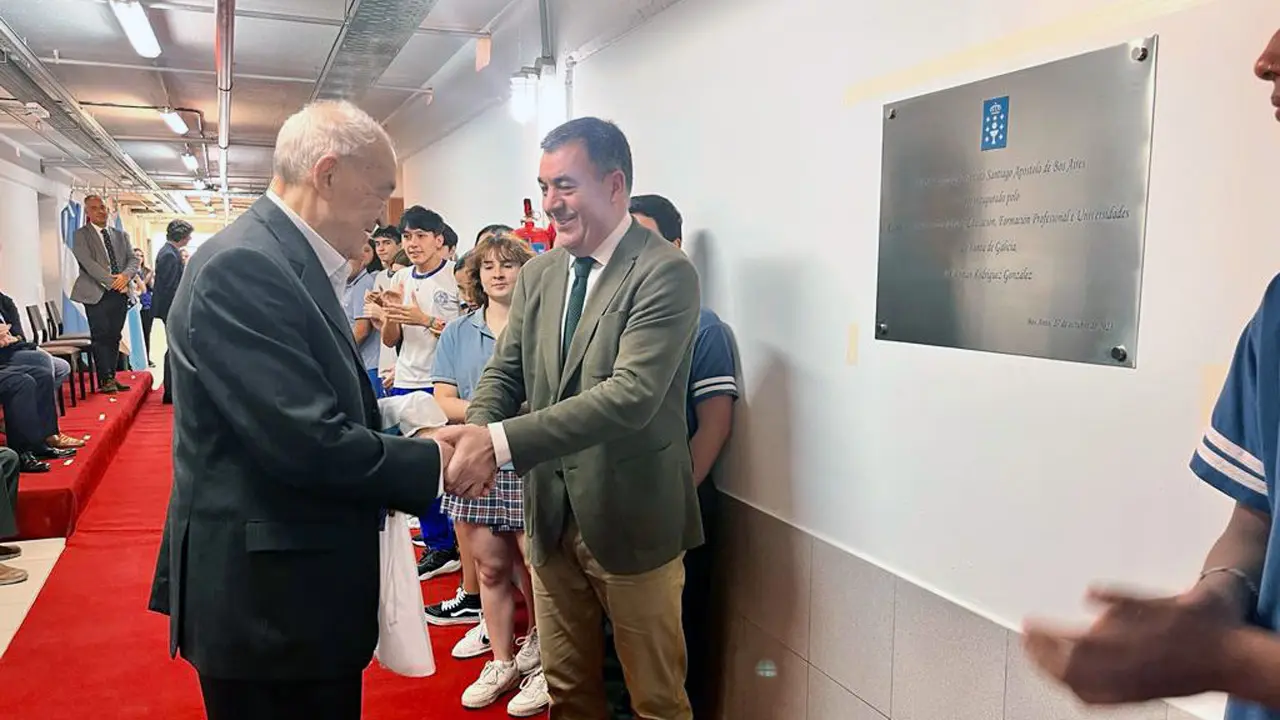 Roman Rodriguez-Santiago Apostol 5