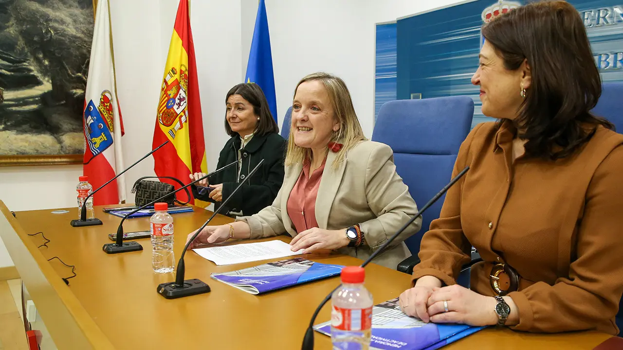 La consejera de Presidencia, Justicia, Seguridad y Simplificación Administrativa, Isabel Urrutia, presenta, en rueda de prensa, la memoria de actividad de la Oficina del Gobierno de Cantabria en Bruselas. 
12 FEB 24