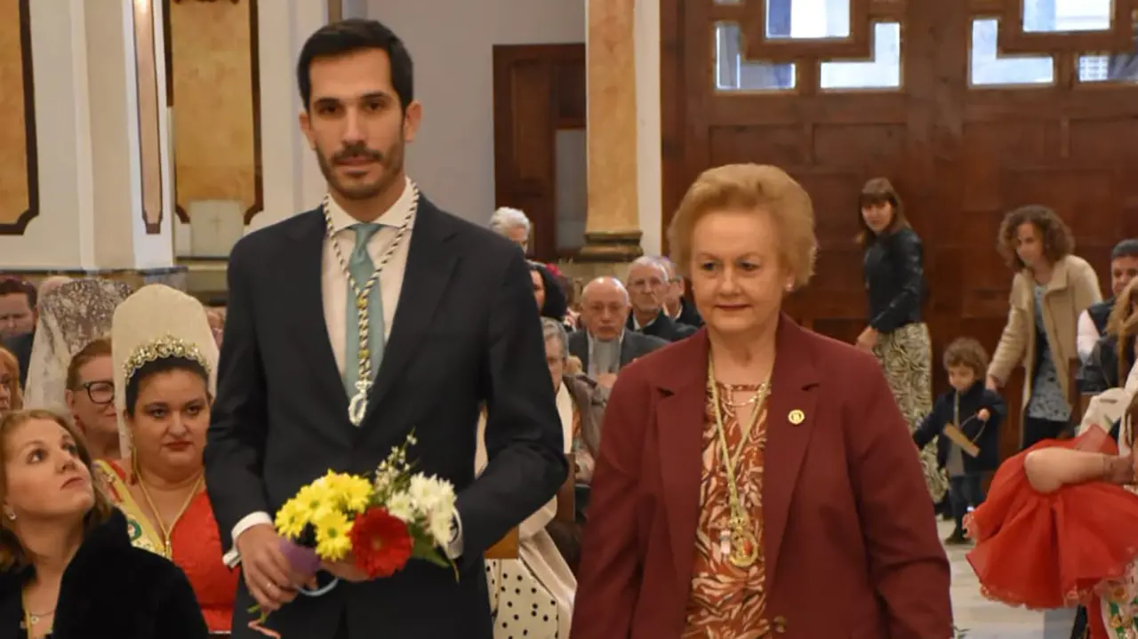 Ofrenda 3 con el Secretario Autonómico de atención a las víctimas