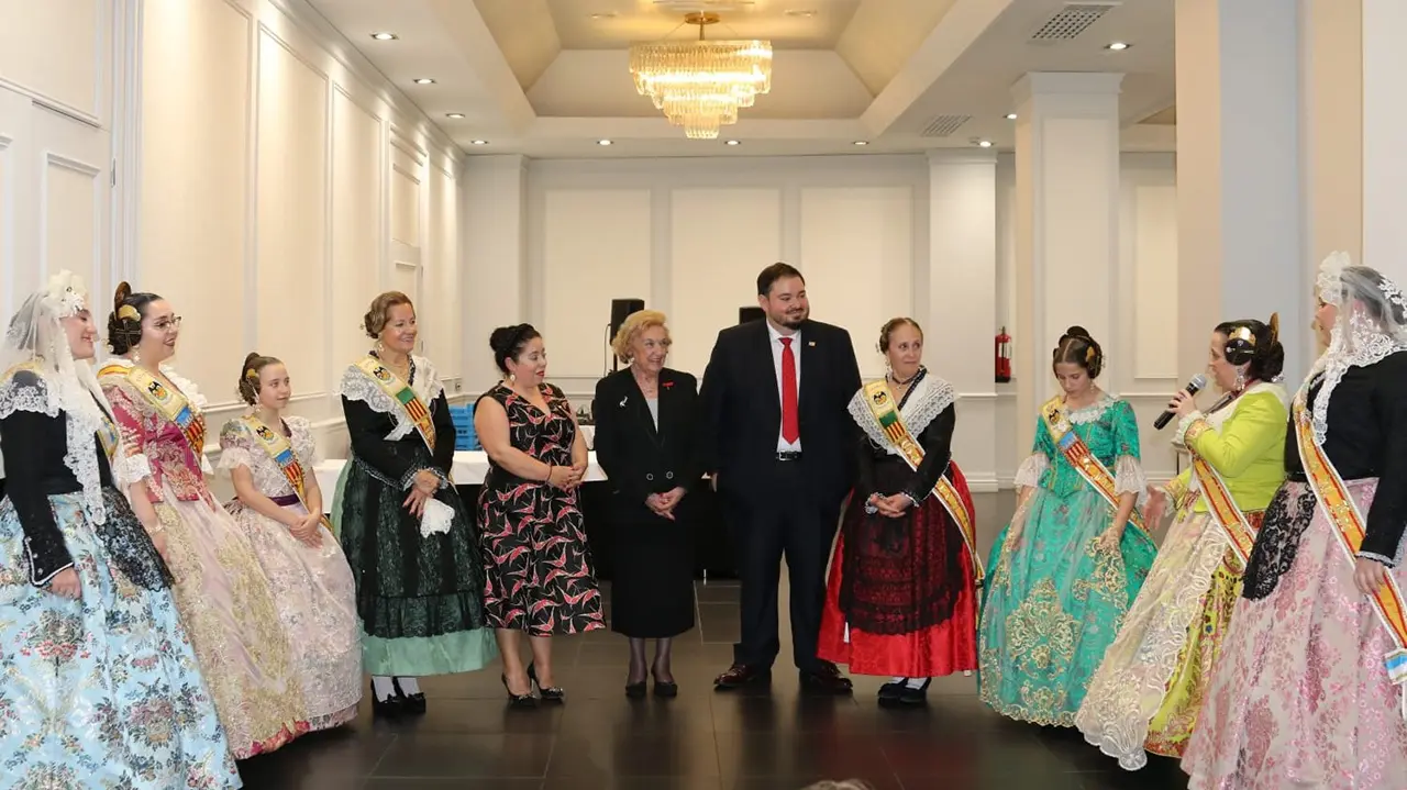 Falleras en Zaragoza