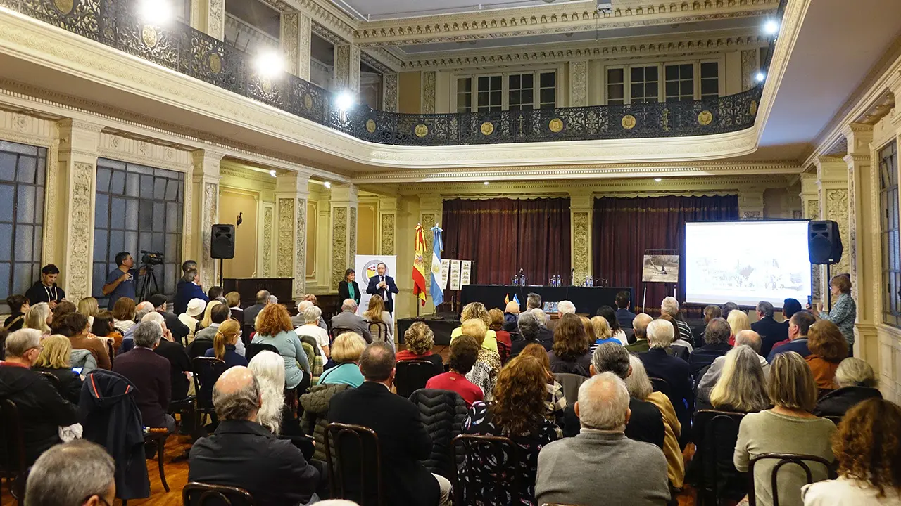 Arg.Premio Memoria-Panorámica del salón