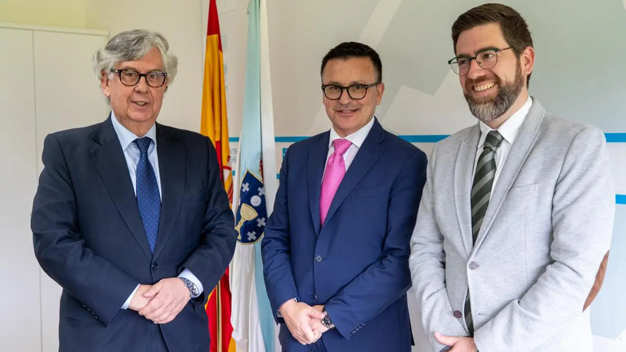 José González con Confederación de empresario 3