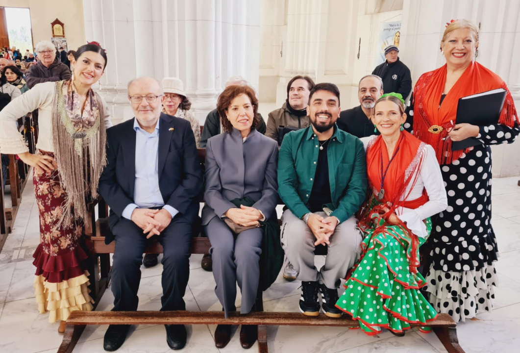 Yanina Martínez, Cónsul y Sra, Juan Manuel, Marisa Gil, Bechy Portela