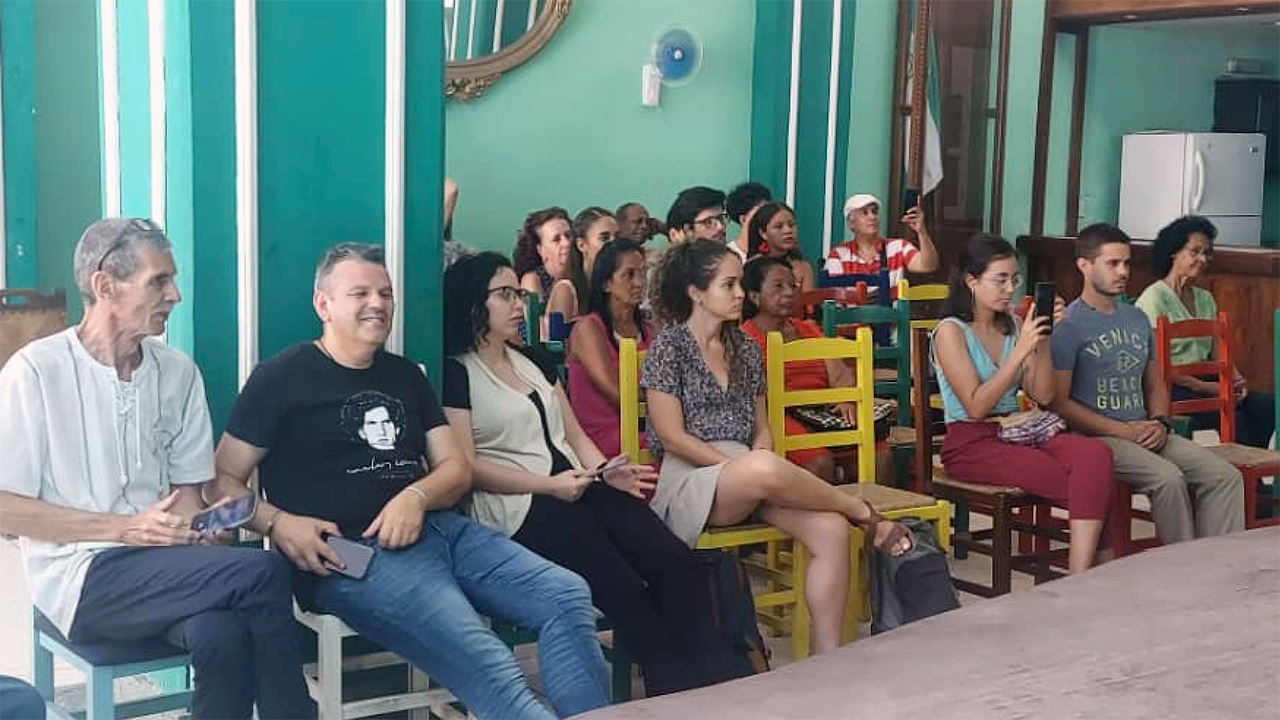 Foto 1 - El público presente disfrutando de la actividad