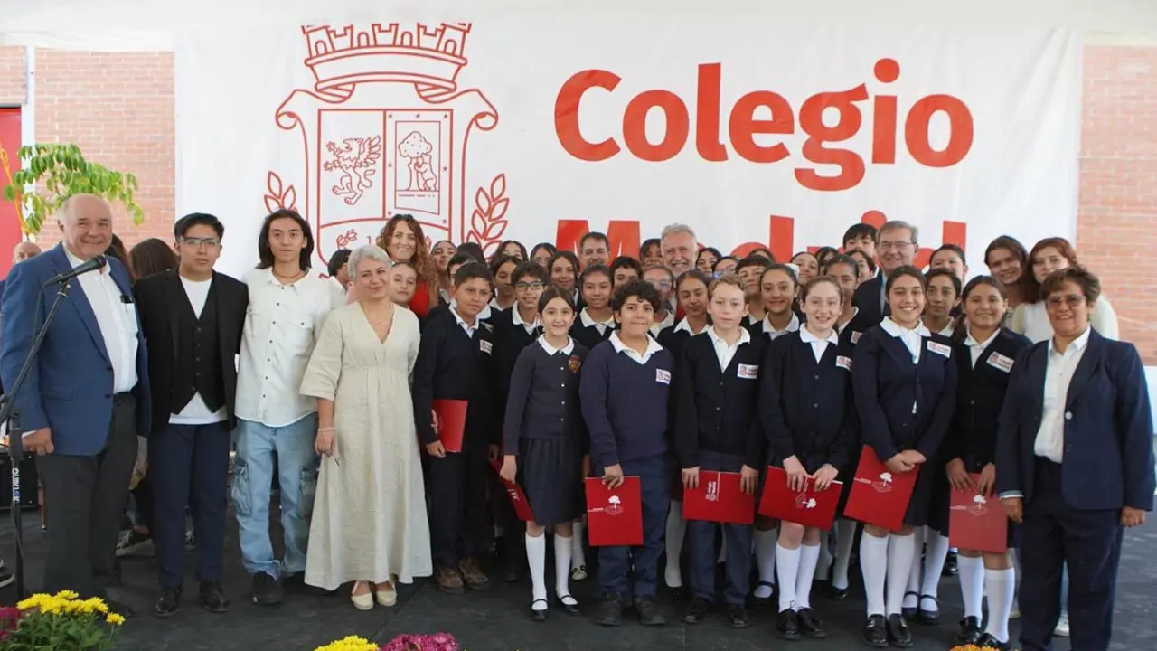 Mexico-Torres homenaje exilio 5