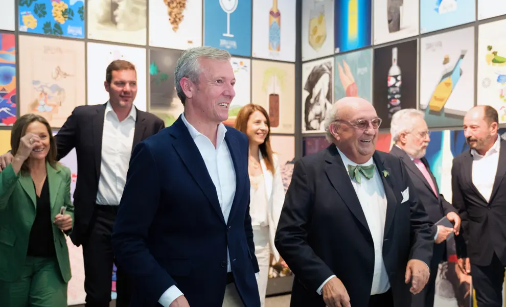 O presidente da Xunta, Alfonso Rueda, asiste á entrega de premios da 16º Edición da Bienal Internacional de Cartelismo Terras Gauda – Concurso Francisco Mantecón 2024. Peirao de Trasatlánticos, 21/6/24.