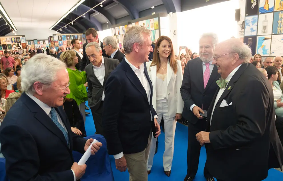 O presidente da Xunta, Alfonso Rueda, asiste á entrega de premios da 16º Edición da Bienal Internacional de Cartelismo Terras Gauda – Concurso Francisco Mantecón 2024. Peirao de Trasatlánticos, 21/6/24.