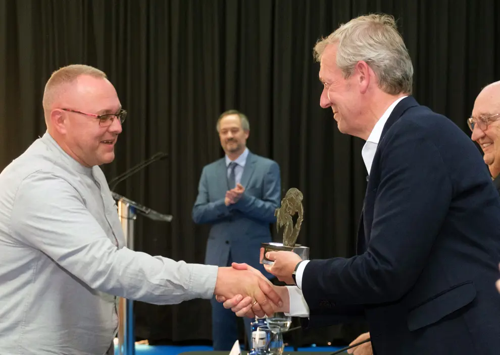 O presidente da Xunta, Alfonso Rueda, asiste á entrega de premios da 16º Edición da Bienal Internacional de Cartelismo Terras Gauda – Concurso Francisco Mantecón 2024. Peirao de Trasatlánticos, 21/6/24.