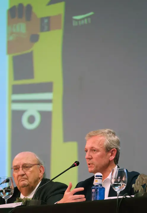 O presidente da Xunta, Alfonso Rueda, asiste á entrega de premios da 16º Edición da Bienal Internacional de Cartelismo Terras Gauda – Concurso Francisco Mantecón 2024. Peirao de Trasatlánticos, 21/6/24.