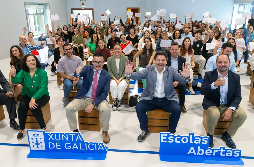 09,00 h.-       O conselleiro de Emprego, Comercio e Emigración, José González, acompañado polo secretario xeral da Emigración, Antonio Rodríguez Miranda, o director de Turismo de Galicia, Xosé Merelles, e a delegada territorial da Xunta na Coruña, Belén do Campo, participará no acto de clausura do programa Escolas Abertas 2024. No Centro Superior de Hostalería de Galicia (carretera Santiago-Noia, Barcia, Km 3 foto xoán crespo