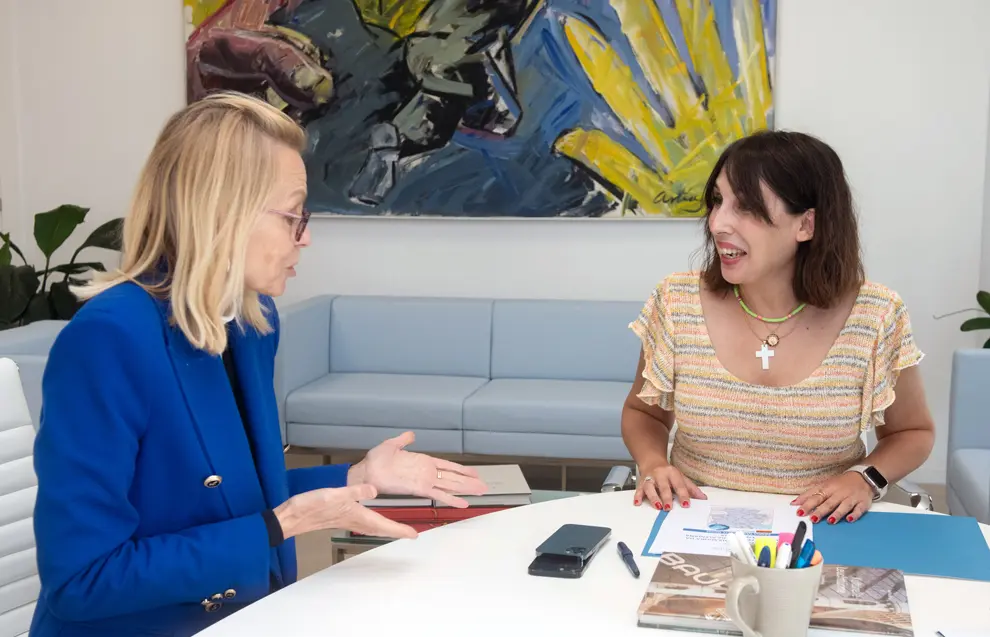 A conselleira de Economía e Industria, María Jesús Lorenzana, reúnese coa embaixadora de Alemaña en España, Maria Margarete Gosse.
