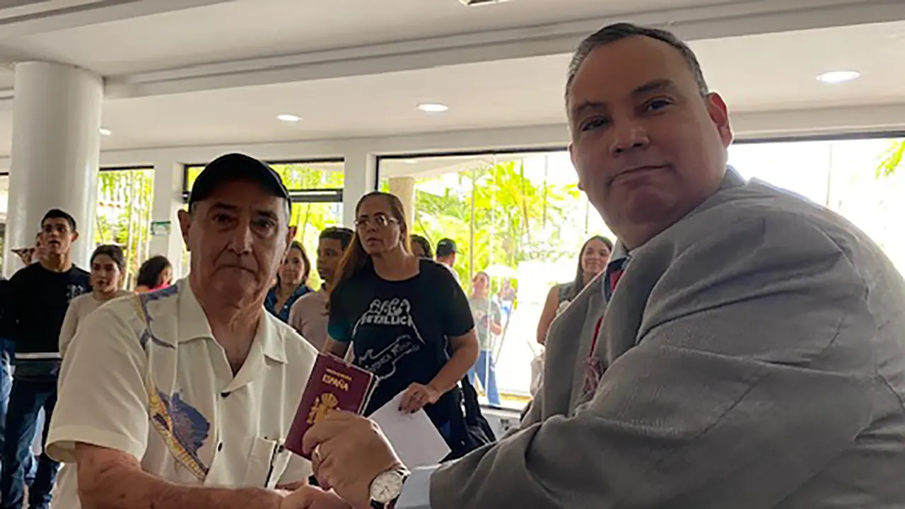 ENTREGA DE PASAPORTES LECHER÷A JUL 2024 7