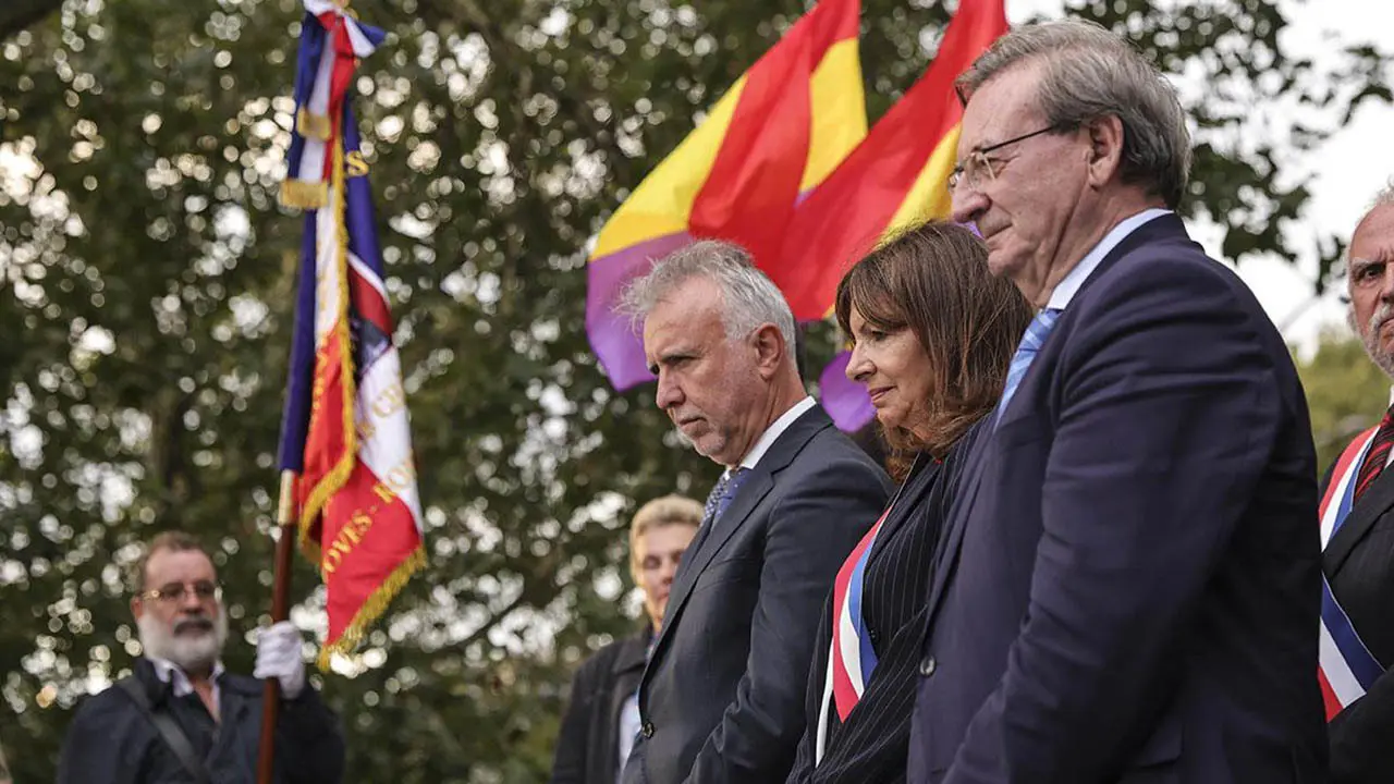 Ángel Víctor Torres. Homenaja a la nueve