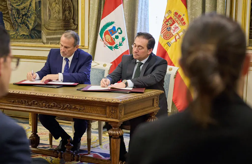 Albares-ministro Peru 3