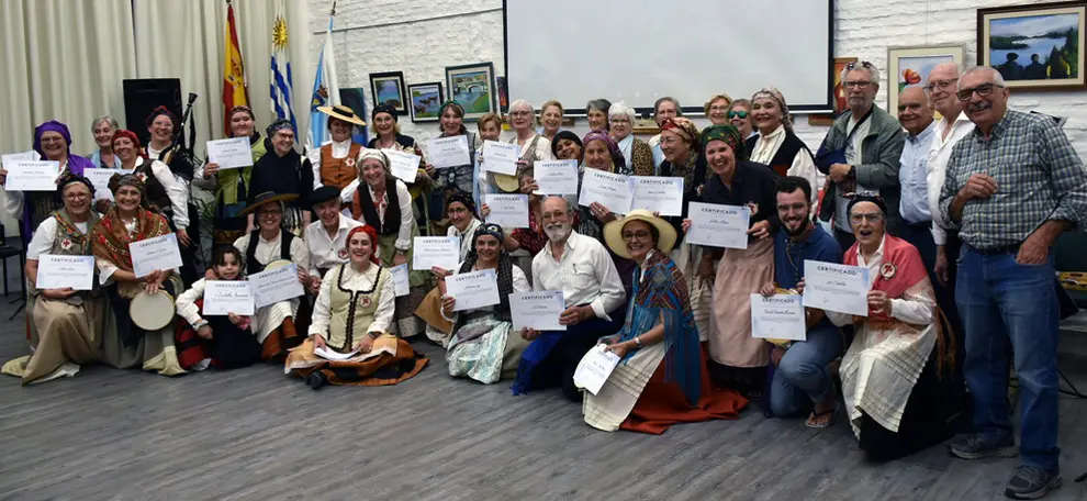 Uru.Patronato-Outra vaca no millo 1