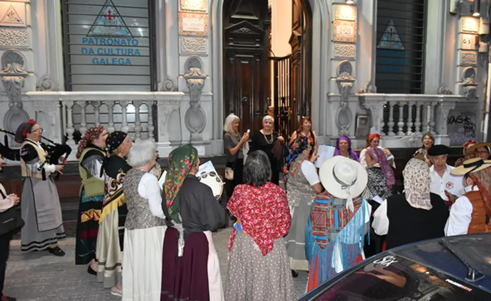 Uru.Patronato-Outra vaca no millo 2