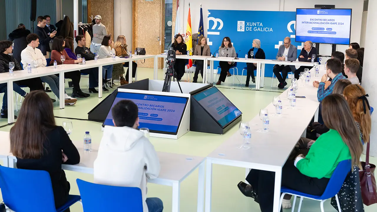 11,00 h.- A conselleira de Economía e Industria, María Jesús Lorenzana, acompañada da directora xeral de Xuventude, Lara Meneses, asistirá á clausura do encontro de bolseiros do programa de internacionalización do Igape. No Edificio Fontán (monte Gaiás, s/n). foto xoán crespo 11,00 h.- A conselleira de Economía e Industria, María Jesús Lorenzana, acompañada da directora xeral de Xuventude, Lara Meneses, asistirá á clausura do encontro de bolseiros do programa de internacionalización do Igape. No Edificio Fontán (monte Gaiás, s/n). foto xoán crespo