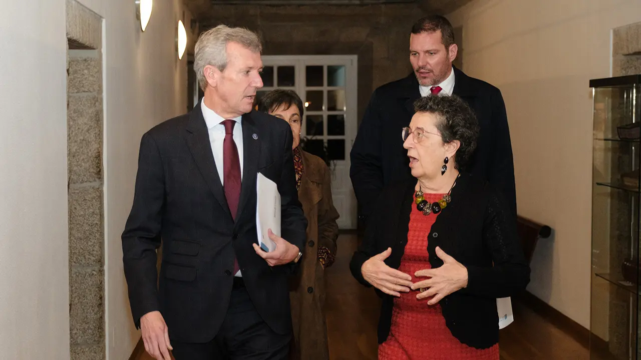 O presidente da Xunta, Alfonso Rueda, acompañado polo conselleiro de Cultura, Lingua e Xuventude, José López Campos, participa no pleno ordinario do Consello da Cultura Galega. Pazo de Raxoi (Santiago de Compostela), 9/1/25.