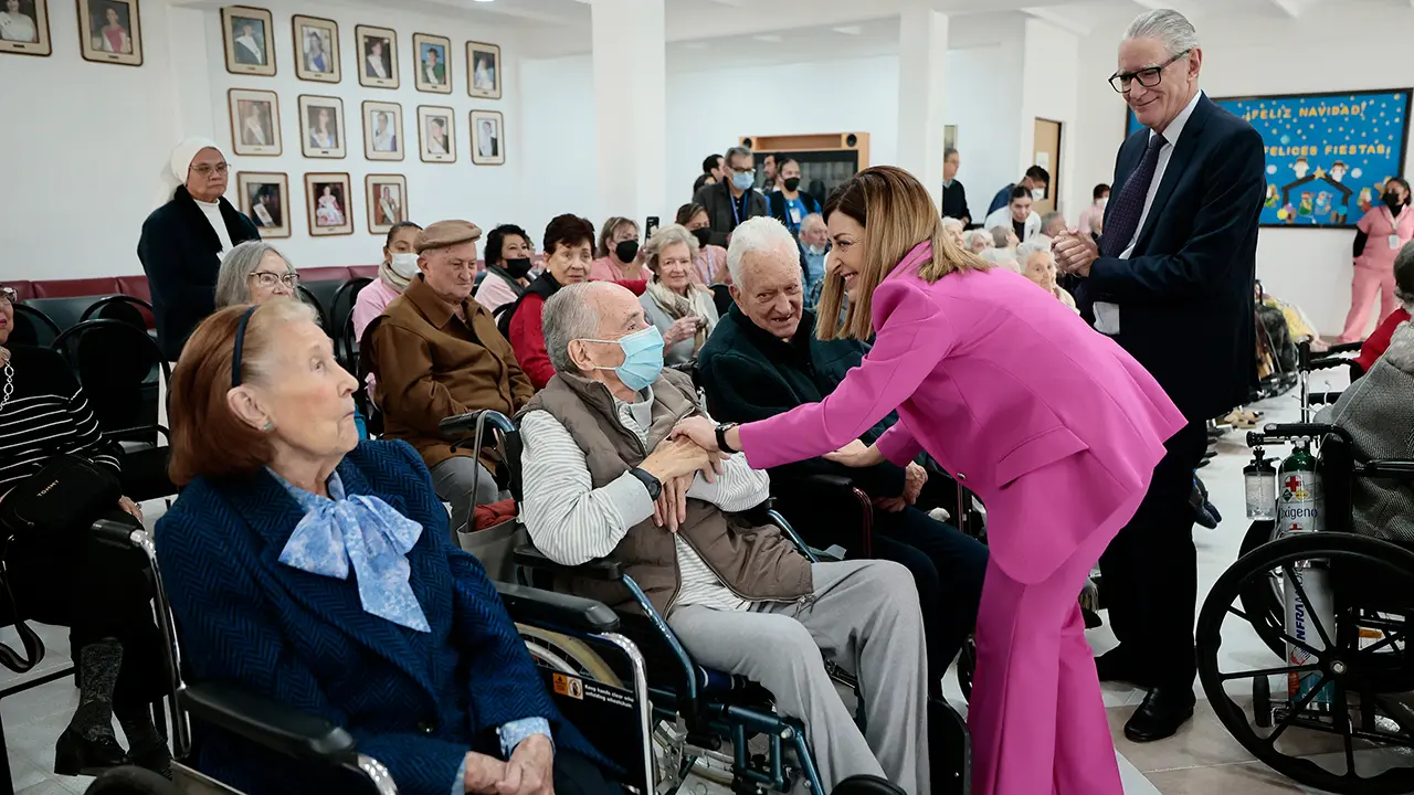 MEX00. CIUDAD DE MÉXICO (MÉXICO), 16/01/2025.-  La presidenta del Gobierno de Cantabria, María José Sáenz de Buruaga, visita el Hospital Español de la Ciudad de México hoy, jueves 16 de enero de 2025. EFE/José Méndez